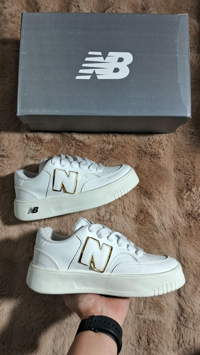 New Balance 302 Blanco / Dorado