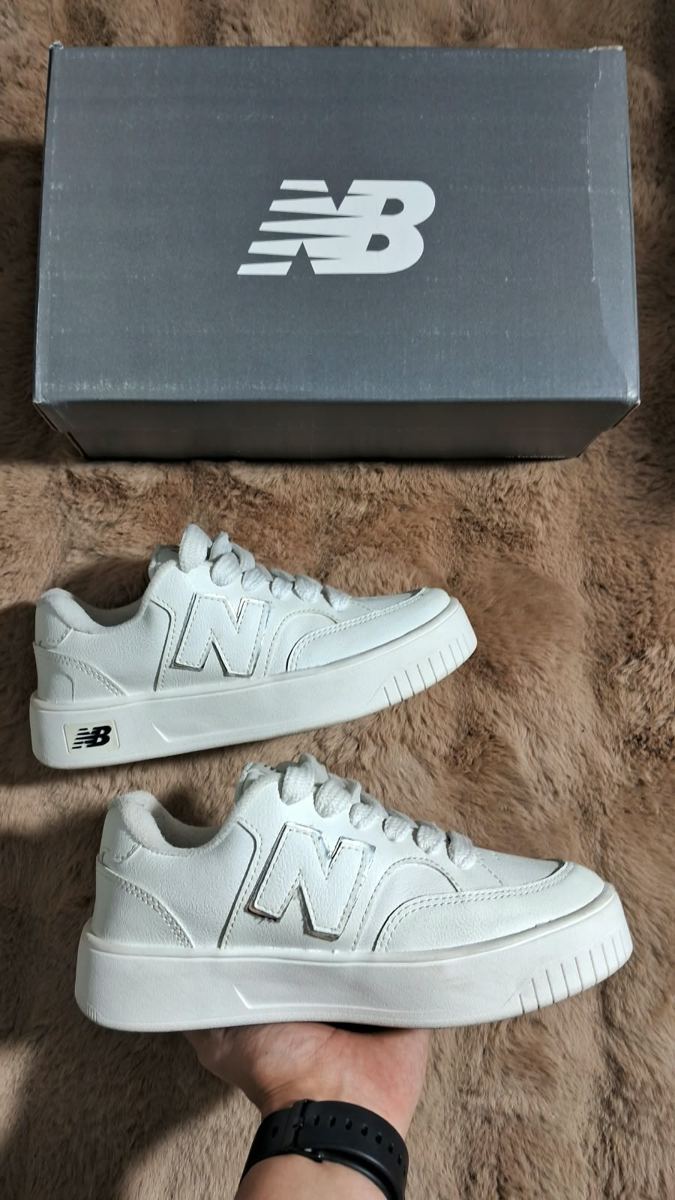 New Balance 302 Total White