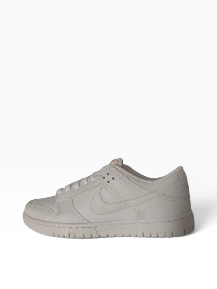 SB Dunk Low Total White