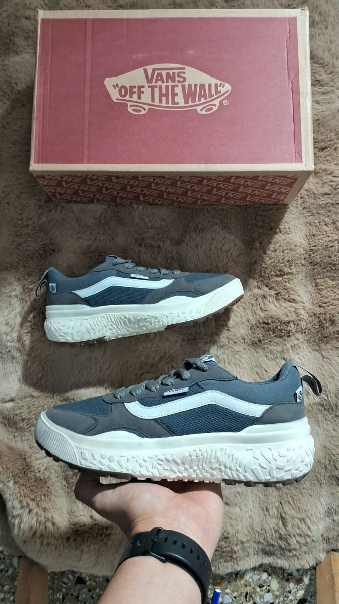Vans UltraRange Gris Oscuro